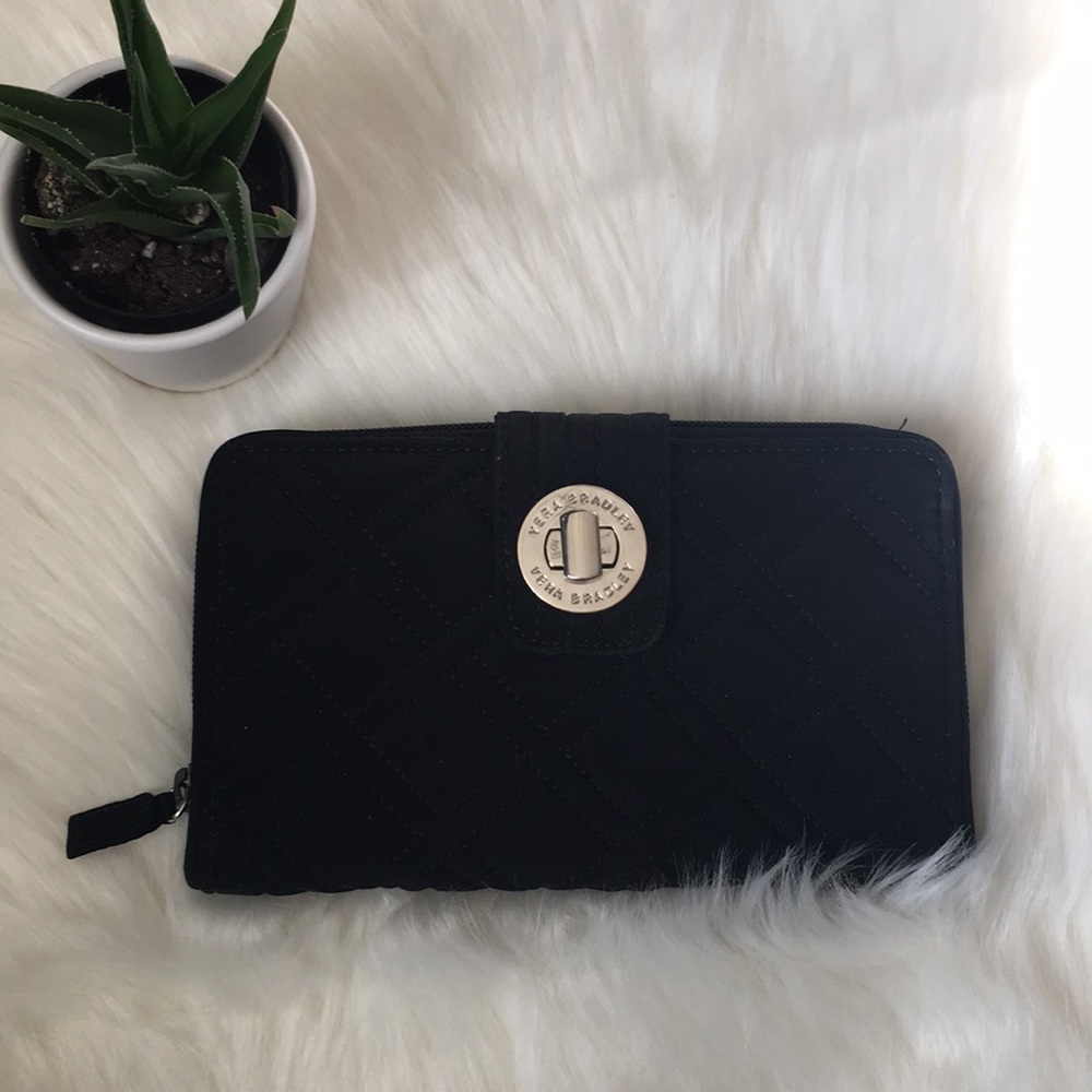 Vera Bradley • Classic Black Wallet